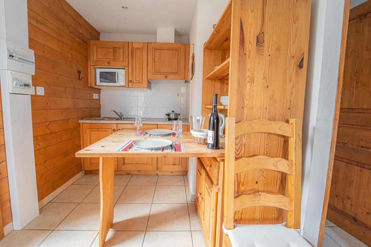 Village De Gites Les Chalets De L'Aubrac Омон-Обрак Екстериор снимка